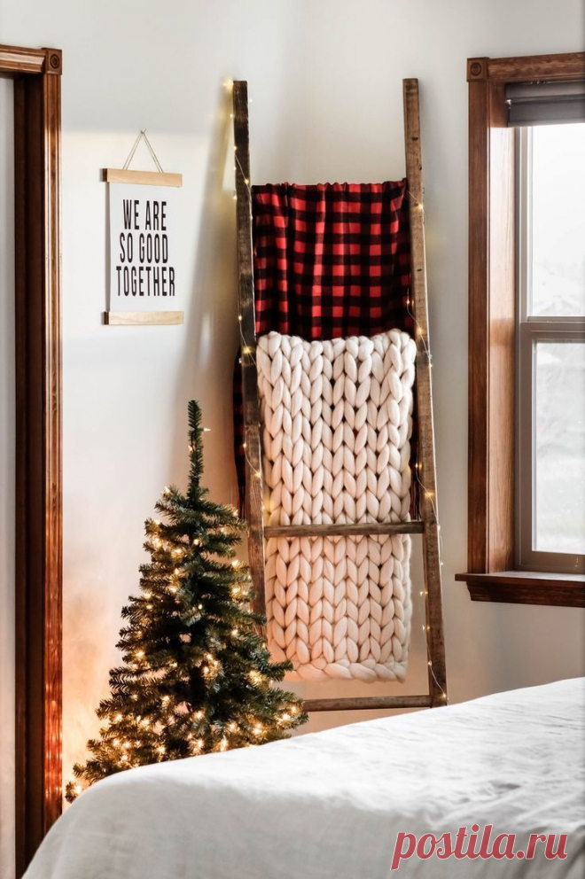 Add some festive flair with this super easy DIY blanket ladder decorated for Christmas! Make this DIY blanket ladder for under $15 and add it to your Christmas decor. This easy Christmas decorating idea will make your home so cozy! #joyfullygrowingblog#DIYblanketladder #christmasdecor#easyDIY