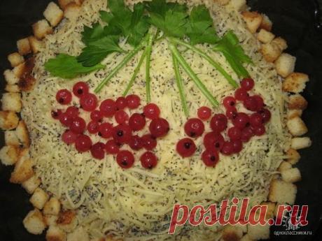 Салат &quot;Гроздья рябины&quot;!!!... super... 1 копчeный куриный окорочок