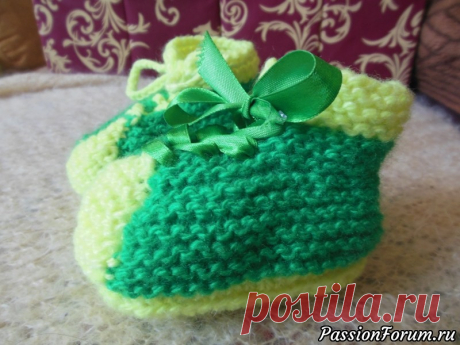 Пинетки связать легко - запись пользователя Октябрина (Вера) в сообществе Вязание спицами в категории Вязание спицами для детей Добрый день! Милые мастерицы вязальщицы! Бабушки, конечно уже много навязали пинеток.  Есть ещё мамочки, которые только учатся вязать спицами. Крохотные ножки вашего малыша в  мягких пинетках всегда будут в тепле.  ПОДОШВА.