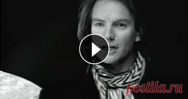 «Англичанин в Нью-Йорке»: замечательный видео клип на песню Стинга В 1987 году Стинг после своего первого посещения Нью-Йорка написал песню «Англичанин в Нью-Йорке» (Englishman in New York). На эту замечательную песню режиссёр Дэвид Финчер снял потрясающий клип. И хотя работе этого творческого дуэта уже лет, она всё так же бередит душу. Вот уж точно – хит на все времена!