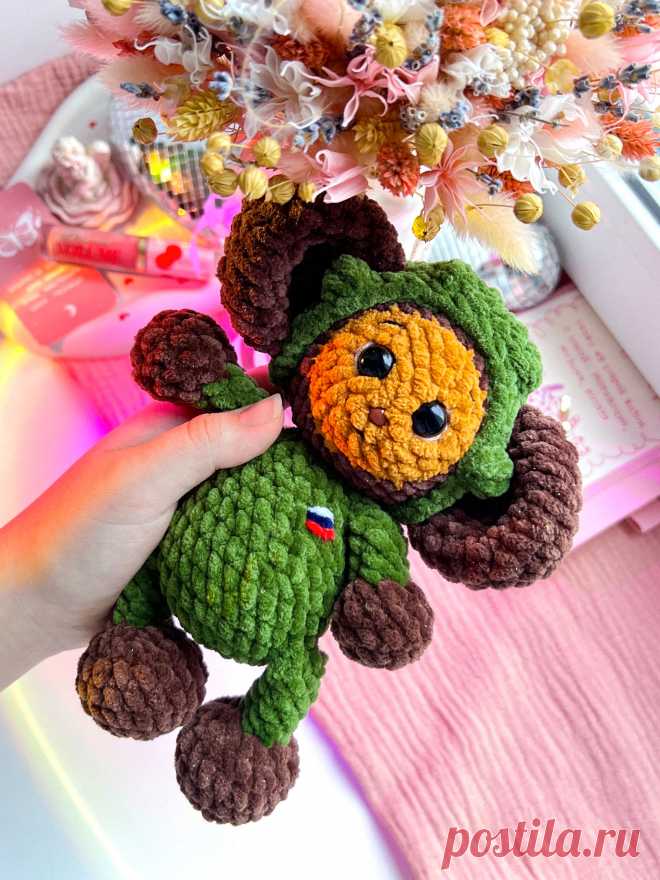 PDF Чебурашка крючком. FREE crochet pattern; Аmigurumi toy patterns. Амигуруми схемы и описания на русском. Вязаные игрушки и поделки своими руками #amimore - плюшевый Чебурашка из детского мультфильма Крокодил Гена и его друзья, персонаж из детского мультика из плюшевой пряжи, сувенир к 23 февраля.