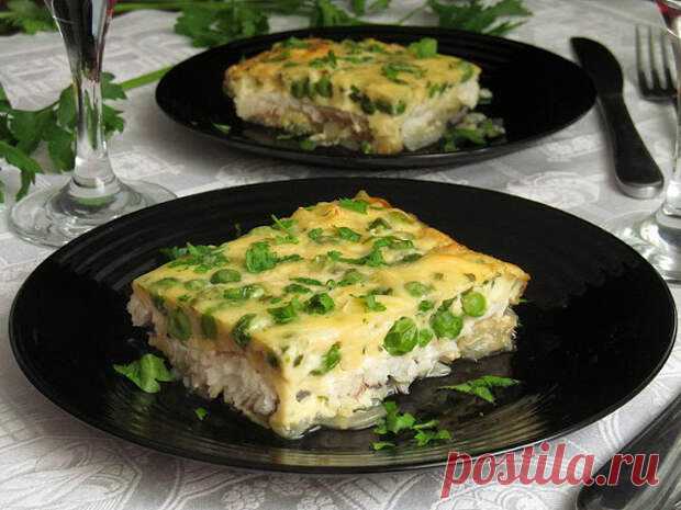 Рыба запеченная в омлете с зеленым горошком - БУДЕТ ВКУСНО! - медиаплатформа МирТесен Угощайтесь вкуснейшей рыбной запеканочкой! Очень нежной, сочной и ароматной! К тому же готовится очень просто и быстро. Отличный вариант для легкого ужина. Рыбку можно использовать любую по вашему вкусу. Вместо замороженного горошка можно взять консервированный, или вообще любые другие овощи - все
