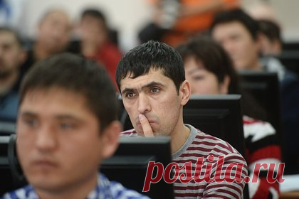 Названо число не сдавших экзамен по русскому языку мигрантов