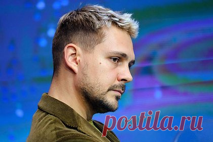 В Кремле отреагировали на отказ снимать Биковича в сериале HBO. В Кремле отреагировали на отказ американского телесервиса HBO снимать в сериале «Белый лотос» сербского актера Милоша Биковича, имеющего гражданство России. Пресс-секретарь президента РФ Дмитрий Песков заявил, что частная компания может принимать такие решения, а Биковича ждет «много других интересных предложений».