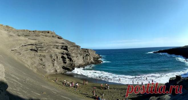 Пляж с зеленым песком Папаколеа: уникальное место, где можно полежать на драгоценных камнях