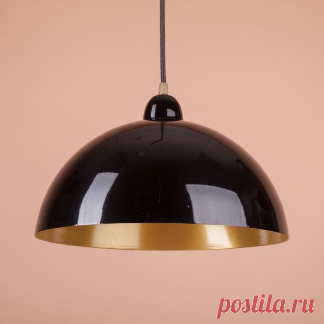 Алюминиевый плафон полусфера. Диаметр: 300 мм. Порошковая покраска, основные цвета: черный матовый муар, черный глянец, белый глянец, серый. Если требуются другие цвета или декоративные покрытия – обращайтесь. Возможно изготовление в других размерах (диаметр 400 мм, 500 мм и 600 мм)