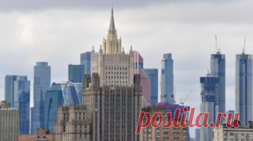 МИД России: гарантии безопасности Киеву — это не условия, а итог урегулирования. Будущие гарантии безопасности Киеву — это не условия, а результат мирного урегулирования украинского конфликта, заявила официальный представитель МИД России Мария Захарова. Читать далее