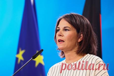 В Германии признали «абсолютный дефицит собственных запасов». Министр иностранных дел Германии Анналена Бербок признала, что в Вооруженных силах ФРГ есть «абсолютный дефицит собственных запасов» и поставки оружия Украине «находятся на тонкой грани». «Это та тонкая грань, по которой мы шли неделями и месяцами», — сказала глава МИД.