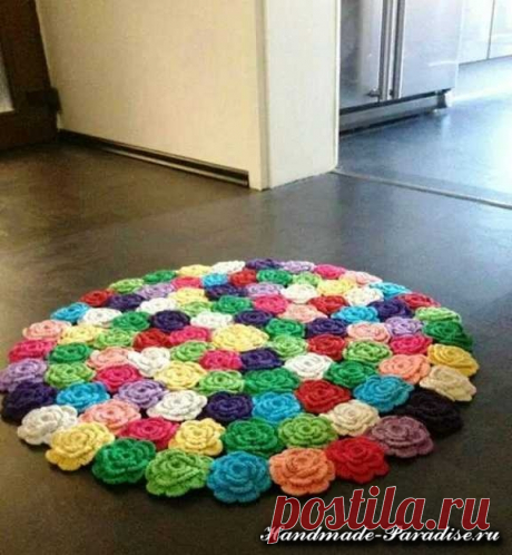 Вязаный коврик из розочек крючком