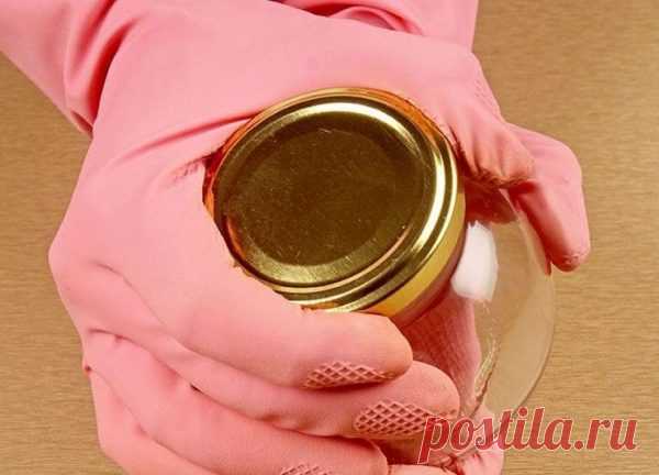 Как быстро открыть банку с откручивающейся крышкой