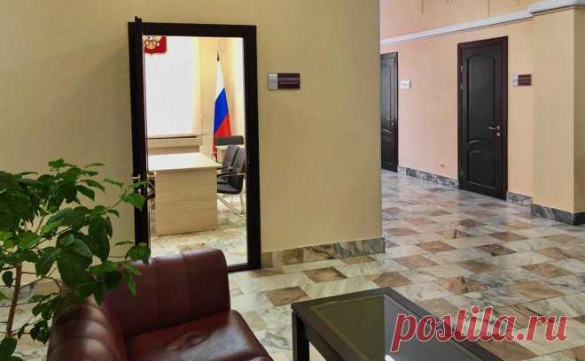 Суд запретил сделку с «дочкой» СУЭК из-за связи с недружественным Кипром. Росреестр остановил сделку по продаже недвижимости с участием «дочки» СУЭК из-за того, что ее конечным владельцем является зарегистрированная на недружественном Кипре компания. Арбитражный суд признал правомерность этого решения