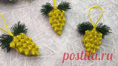 Create your own sparkling Christmas decorations with these DIY glitter foam pinecones! 🎄✨ This easy step-by-step tutorial shows you how to make beautiful handmade ornaments perfect for your tree, holiday table, or festive arrangements. Whether you're a beginner or a crafting pro, these glittery pinecones are a fun and creative project to add some holiday magic to your home. 🖌️🎁

Pin this now and start crafting your unique Christmas decor! 🛠️✨