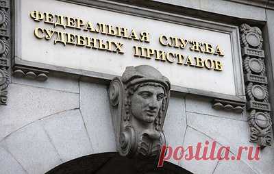 В России более 21 млн человек стали неплательщиками по кредитам. Общая сумма долгов составила 2,9 трлн рублей, пишут "Известия"