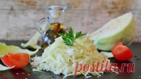 Салаты из капусты: ТОП-5 самых вкусных и полезных Салат из свежей капусты - отличный вариант для тех, кто следит за фигурой 