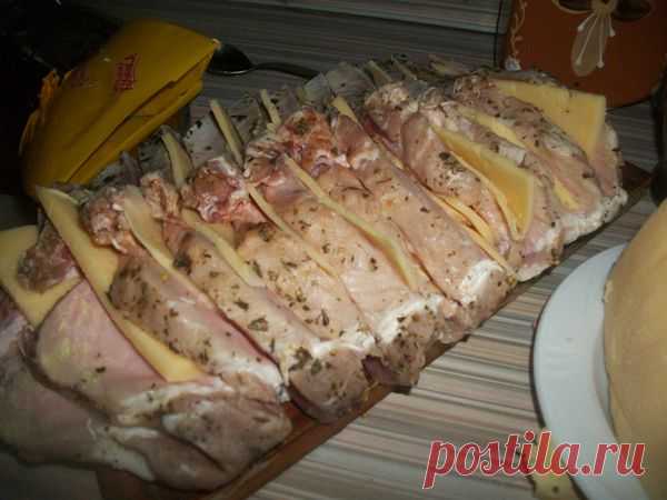 Свинина прослоенная сыром с куриной грудкой... / Еда и напитки / свинина на косточке в духовке / Pinme.ru / Урсула Юсупова