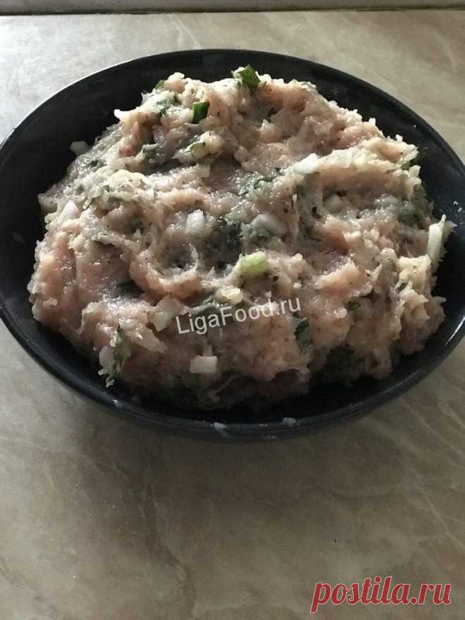Спагетти с томатным соусом и куриными фрикадельками
