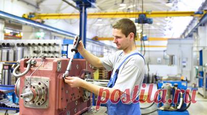 «Указывает на углубление экономического спада»: ситуация в промышленности еврозоны ухудшилась рекордно за три года. По данным компании S&P Global, в июле деловая активность в производственном секторе еврозоны снизилась до минимального уровня с 2020 года. По словам аналитиков, настроения бизнеса ухудшаются на фоне высокой инфляции и сокращения числа новых заказов. При этом в результате растущих процентных ставок европейские предприниматели стали всё меньше брать кредиты на развитие своих…