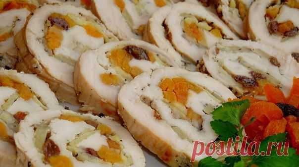Рулет куриный - очень вкусная закуска к новогоднему столу