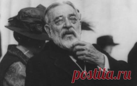 Сын 16-ого американского президента Авраама Линкольна Роберт стал самым настоящим предвестником смерти для президентов США. Он был свидетелем убийства собственного отца, а после Джеймса Гарфилда. Затем Линкольн-младший на время ушел из политики, но, как только он вернулся, на его глазах был застрелен Уильям Мак-Кинли.