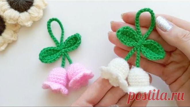 Вяжем нежные цветочки-брелочки🌸🌸Подробный МК крючком🧶 #идеивязания #вязание #цветыкрючком #crochet