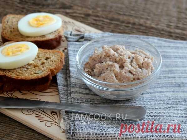 Паштет из селедки и яблок — рецепт с фото Кроме селедки и яблок, для паштета понадобятся ещё грецкие орехи и майонез.