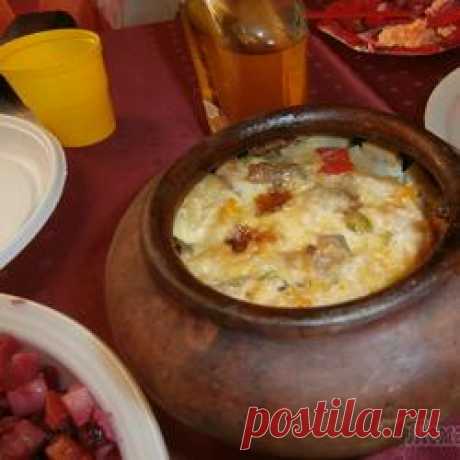 Свинина с белыми грибами и овощами в горшочках