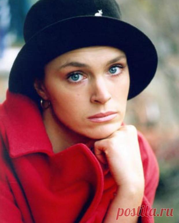 Звезда «Кухни» Марина Могилевская именинница: самые яркие роли и личная жизнь актрисы