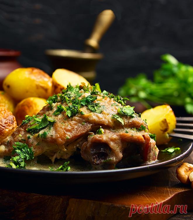 Курица с орехами и кинзой – Кулинарные рецепты с фото