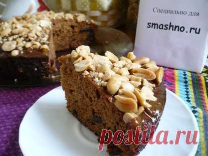 Пирог с финиками и солёным арахисом