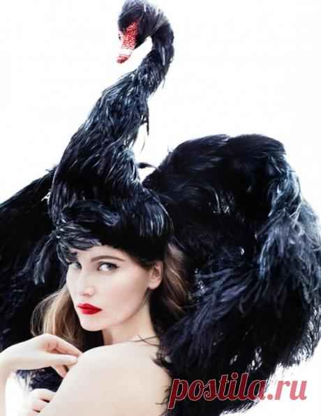 Летиция Каста (Laetitia Casta) в фотосессии для журнала «Vogue»