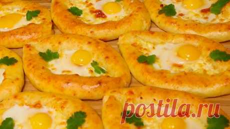 ТАК ВКУСНО И ТАК БЫСТРО! ЛЕНИВЫЙ ХАЧАПУРИ почти ПО АДЖАРСКИ| ТВОРОЖНОЕ ТЕСТО БЕЗ ДРОЖЖЕЙ! Сегодня готовим простой и ленивый хачапури с вкуснейшими сырными бортиками. Простейший рецепт без использования дрожжей. Полностью на творожном тесте без масла, что может быть лучше, я уверена что эти хачапури Вы полюбите сразу.Состав на 12шт: ✔400г творога ✔2 яйца+ 1 белок ✔1ч.л соли...