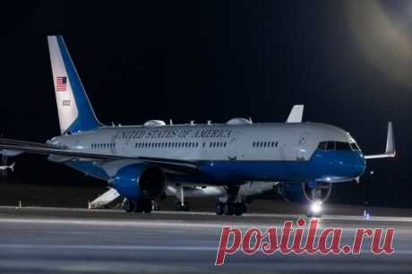 У летевшего в Бостон пассажирского Boeing оторвался кусок крыла в воздухе. Самолёт компании United Airlines совершил экстренную посадку в Денвере.