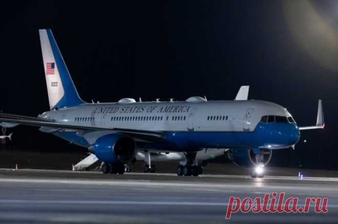 У летевшего в Бостон пассажирского Boeing оторвался кусок крыла в воздухе. Самолёт компании United Airlines совершил экстренную посадку в Денвере.
