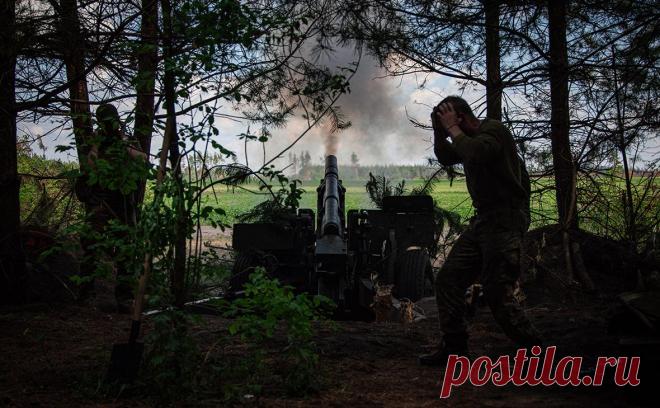 В ЛНР обвинили ВСУ в ударах по курским домам снарядами со шрапнелью. Бойцы Вооруженных сил Украины (ВСУ) используют снаряды со шрапнелью для ударов по курским домам, заявил «РИА Новости» посол по особым поручениям МИДа Родион Мирошник.