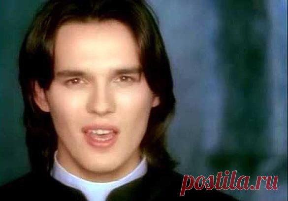 Помните его? Куда пропал любимец миллионов Влад Сташевский? Вы только посмотрите, как он сейчас живет 
43-летний Влад Сташевский в середине девяностых влюбил в себя половину бывшего СССР, передают Новости в Мире. В 1993 году, когда Сташевский впервые пришел в шоу-бизнес, ему еще не было 20 лет. А в 22…