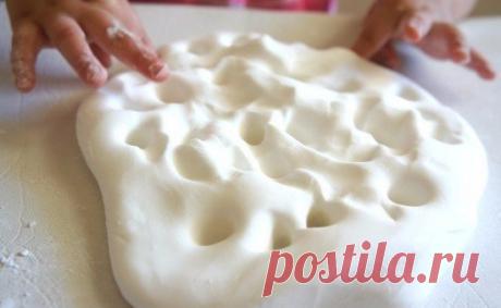 ШЕЛКОВИСТЫЙ ПЛАСТИЛИН СВОИМИ РУКАМИ 

Всего 2 ингредиента, которые есть у вас дома и ваше чадо в восторге. 
Итак, для изготовления пластилина нам понадобится: 

Показать полностью…