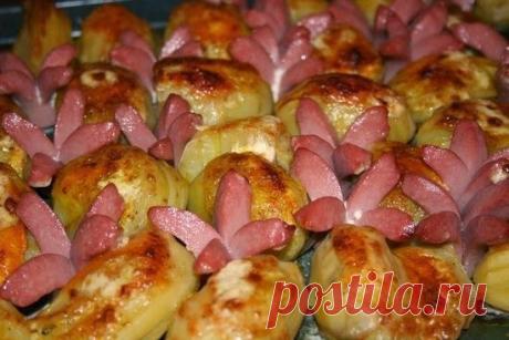 Лучшие кулинарные рецепты: Картофель запеченный с сосисками