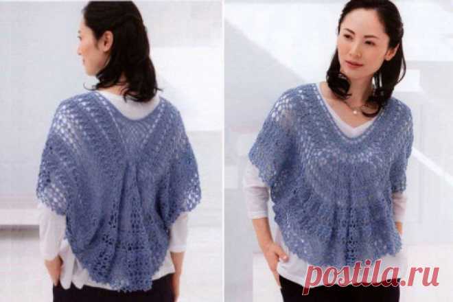Необычная модель свободной блузы из японского журнала связана одним полотном по кругу, что напоминает вязание салфетки.