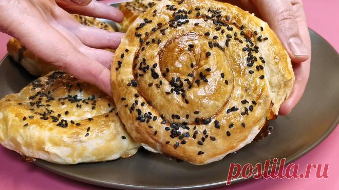 Просто закручиваю любую начинку в слоеное тесто и пеку вот такие красивые пирожки на праздничный стол и на ужин | Розовый баклажан | Яндекс Дзен