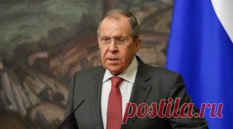 Лавров: Киеву запретили подписывать договор с Россией по указке Бориса Джонсона. Киеву было запрещено подписывать договор об урегулировании конфликта с Россией по указке экс-премьера Британии Бориса Джонсона и «прочих англосаксов», напомнил российский министр иностранных дел Сергей Лавров. Читать далее