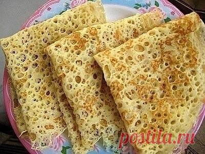 АЖУРНЫЕ БЛИНЧИКИ 🙀
Отменный рецепт, проверенный временем 👍

ИНГРЕДИЕНТЫ: 
● Молоко (2,5% жирности) — 3 и 1/4 стакана
● Сухие дрожжи — 10г.
● Куриные яйца — 2 шт.
● Мука высшего сорта — 500г.
● Сахар — 2 ст.л.
● Соль — 1 ч.л.
● Растительное масло — 2 ст.л.

ПРИГОТОВЛЕНИЕ: 
Подготавливаем дрожжи. Высыпаем сухие дрожжи в миску и разводим их четвертью стакана хорошо прогретого молока, добавляем туда щепотку соли и чайную ложку сахара. Ставим дрожжи в теплое место, чтобы они ...