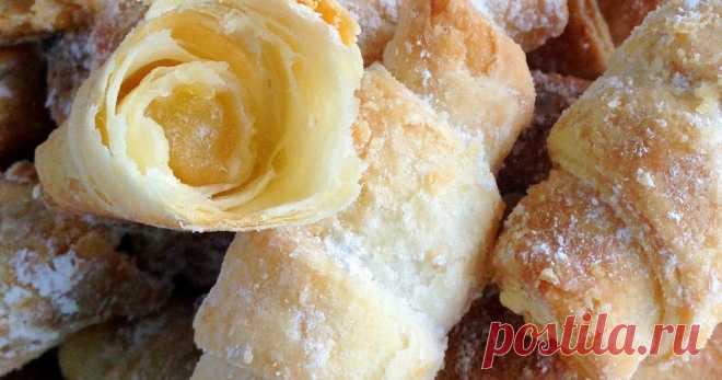 Рогалики на смальце        Сегодня я с вкусными рогаликами, а также нежными и слоистыми внутри. В тесто обязательно нужно добавить смалец. Выпечка с ним получат...