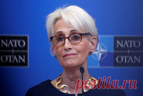 США увидели готовность России и Украины вести серьезные переговоры. Первый заместитель госсекретаря США Уэнди Шерман заявила, что страна увидела признаки готовности России и Украины вести серьезные переговоры. По мнению Шерман, прогресс связан с «колоссальным давлением» на Россию и военной помощью Украине. «Это давление начинает иметь некоторый эффект», — сказала она.