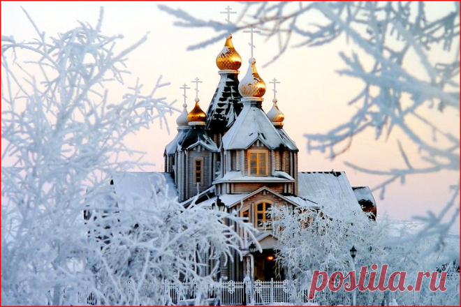 Золотые маковки церквей