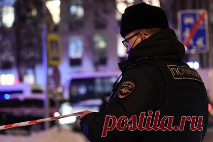 15-летнего российского школьника ударили ножом в шею. На него напали после вопроса про район. В Иркутске 15-летнего российского школьника, ожидавшего автобус на остановке в компании одноклассников, ударили ножом в шею. Спасти его прибывшим на место медикам не удалось. По словам очевидцев, на юношу напала банда подростков. Конфликт произошел вечером в субботу, 2 декабря, на остановке общественного транспорта.