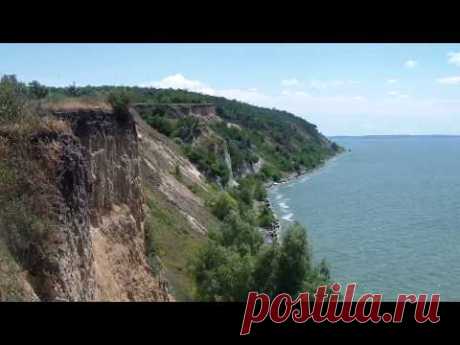 Пивиха — гора, на которой расположен Ландшафтный заказник местного значения, изолированное повышение в пределах Глобинского и (частично) Кременчугского район...