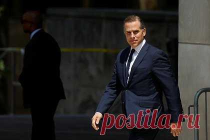 Судья США приостановила сделку Хантера Байдена с Минюстом. Федеральный судья США в Уилмингтоне Мэриеллен Норейка приостановила сделку о признании вины в налоговых преступлениях между сыном президента Соединенных Штатов Хантером Байденом и Министерством юстиции, которая позволила бы ему избежать судебного преследования по обвинению в хранении оружия.