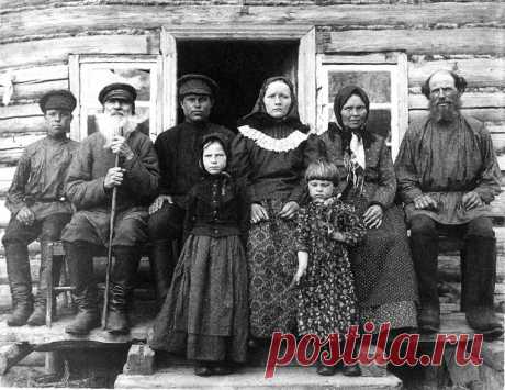 Россия, которую мы потеряли | Чёрт побери Любопытный отрывок из книга Александра Новикова о жизни крестьян в старорусской деревне. Сам Новиков, отпрыск старинного дворянского рода, проработав на государственных и земских должностях совершил удивительную эволюцию в политических воззрениях, из монархистов став членом партии социалистов-революционеров.