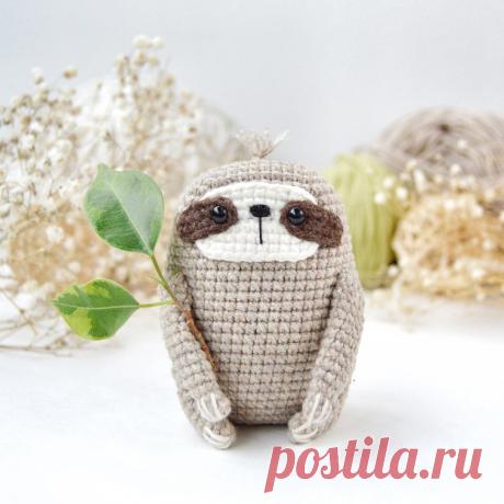 PDF Малыш Ленивец крючком. FREE crochet pattern; Аmigurumi animal patterns. Амигуруми схемы и описания на русском. Вязаные игрушки и поделки своими руками #amimore - ленивец, зверюшка, животное.