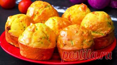 Почему кабачки нужно не жарить, а запекать. Бабушка подсказала вкусный рецепт Это блюдо нравится всем моим гостям. Такие кексы из кабачков, это прекрасное дополнение к мясным блюдам, нарезкам, свежим салатам. Для приготовления вам потребуются такие ингредиенты: кабачки, 1 шт; помидоры, 2 шт; сыр, 300 г; яйца, 3 шт; разрыхлитель, 1 ч.л; мука, 100 г; зелень, хороший пучок; соль, перец. Процесс приготовления Кабачок трем на крупной терке. […]